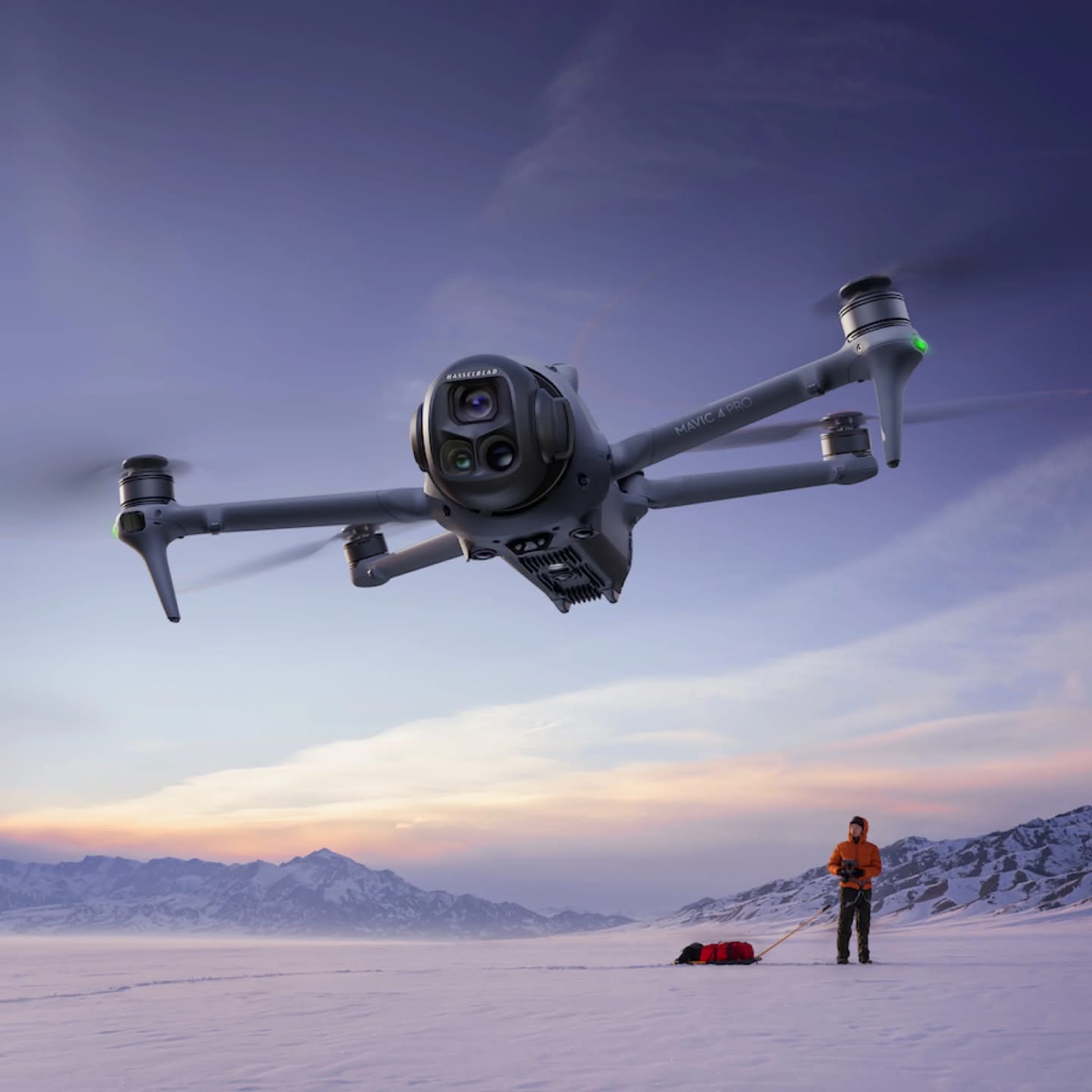 Pengendalian dron kamera beresolusi tinggi di pesisir beku
