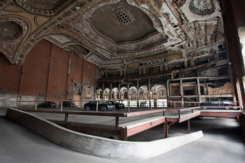 Kemegahan dewan Michigan Theatre pada zaman kegemilangannya