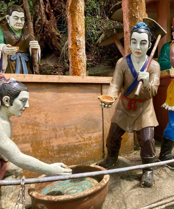 Arca roh manusia meminum sup kelalaian Meng Po sebelum kelahiran semula