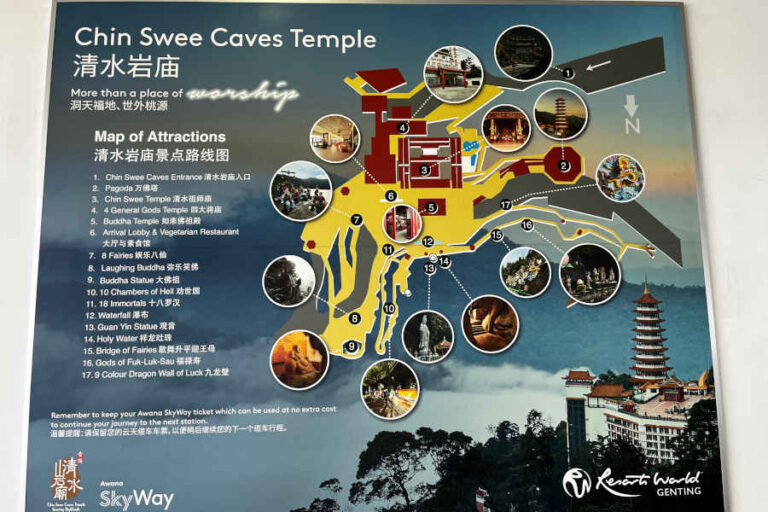 Pemandangan waktu senja di Kuil Chin Swee Caves