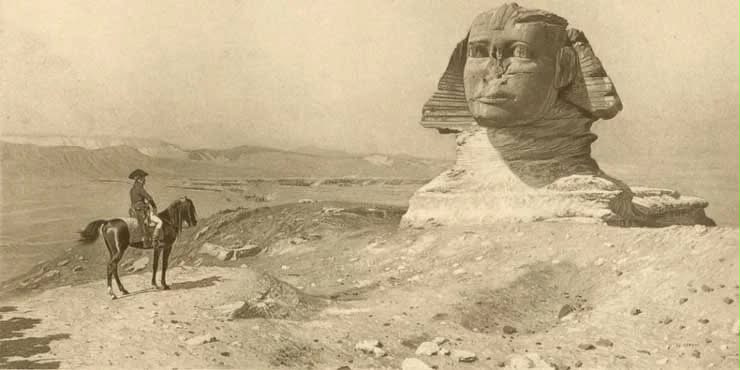 Lukisan klasik Napoleon Bonaparte di atas kuda menatap patung Sphinx yang tidak berhidung