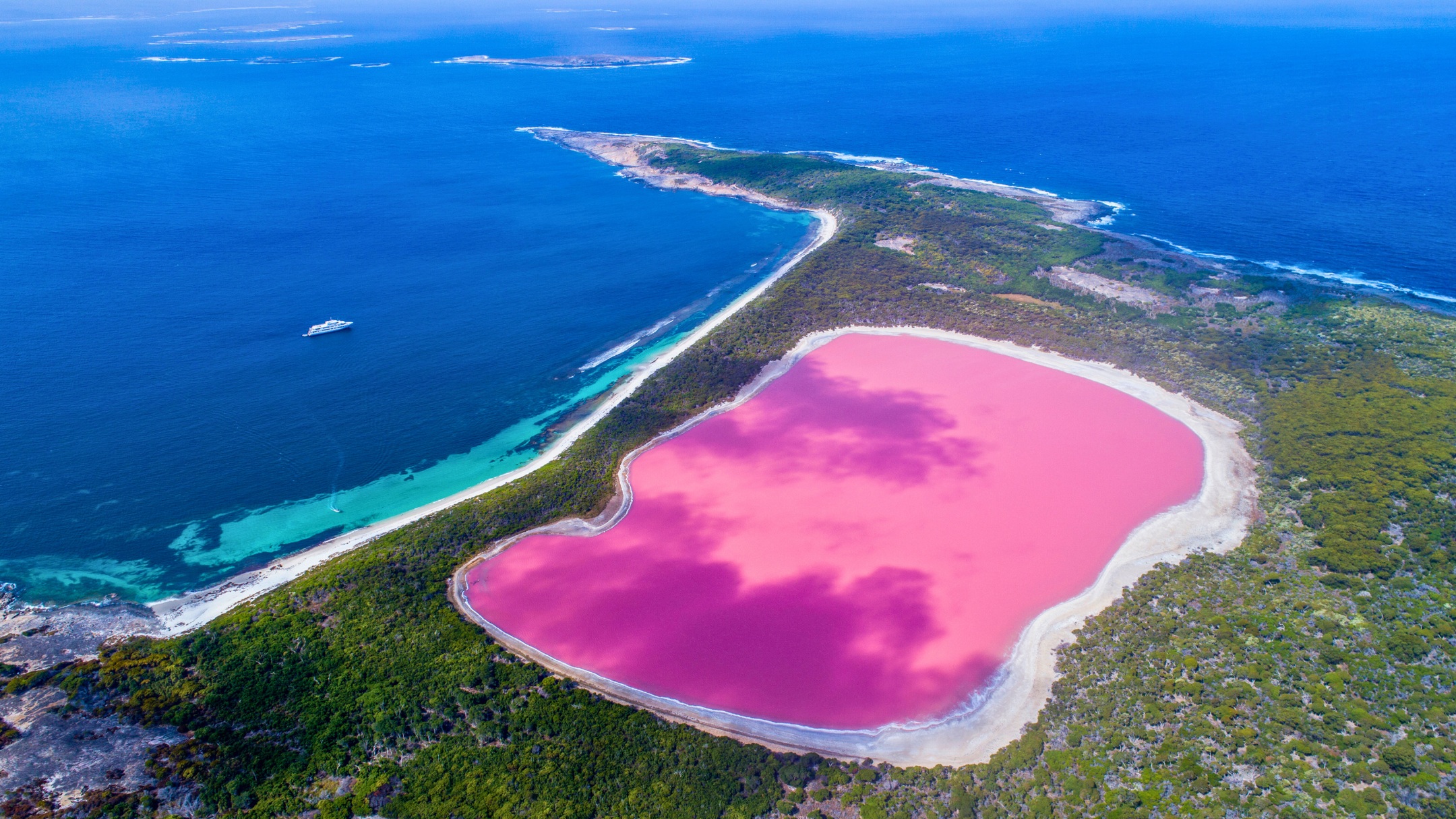 Misteri Tasik Merah Jambu 'Pink Bubblegum' di Australia: Lake Hillier