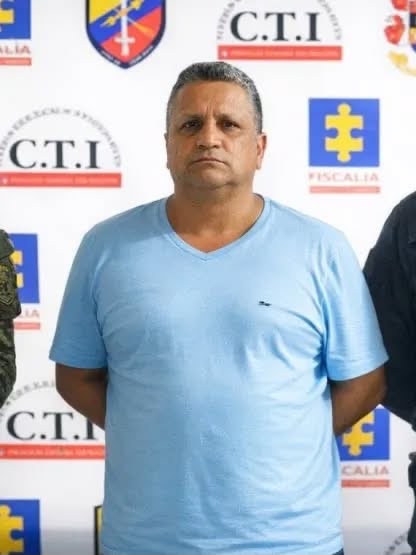 Keratan akhbar Medellín melaporkan tragedi pembunuhan