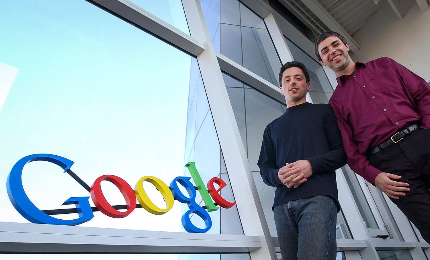 Perbandingan visual enjin carian Google dan portal Yahoo